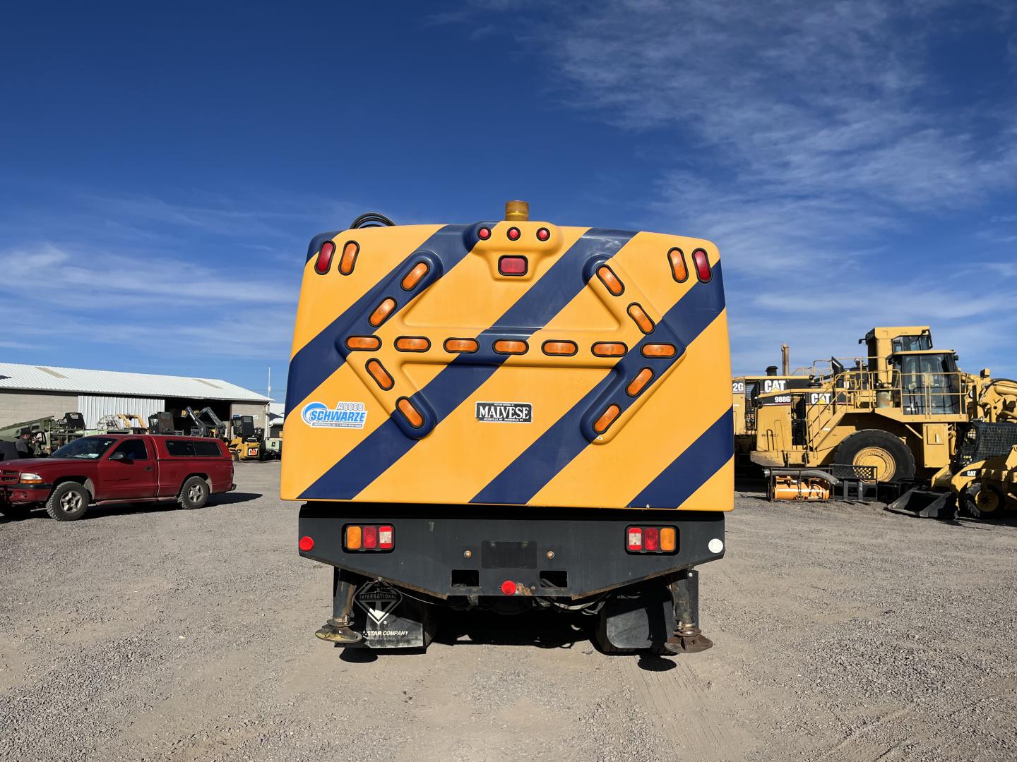 CAMION CON BARREDORA SCHWARZE A8000 